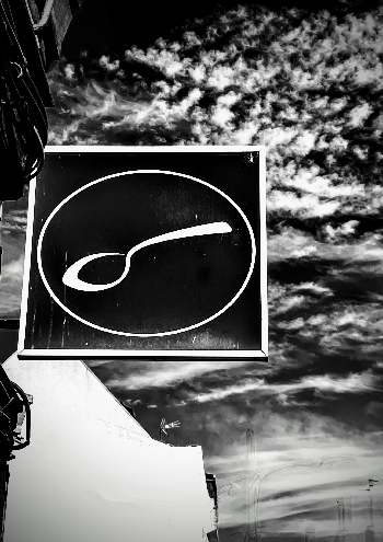 De primero, sopa de nubes (C/Araucaria. Tetu&aacute;n) | RAFAEL GARC&Iacute;A FL&Oacute;REZ | Fotografía | Safe Creative