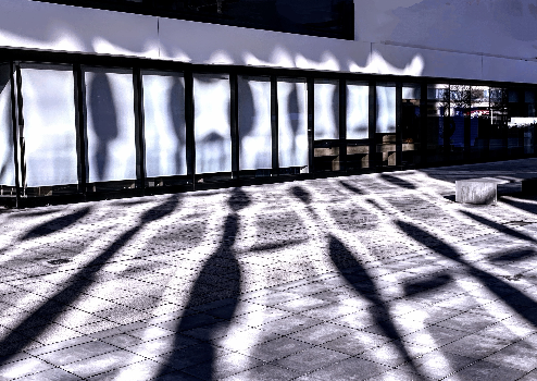 Tren de sombras (Plaza Carlos Tr&iacute;as Bertr&aacute;n) | RAFAEL GARC&Iacute;A FL&Oacute;REZ | Photo | Safe Creative