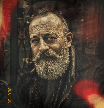 Arturo Hern&aacute;ndez Santodomingo &mdash; One last time before it's over (Self-portrait) | Arturo Hern&aacute;ndez Santodomingo | Photo | Safe Creative