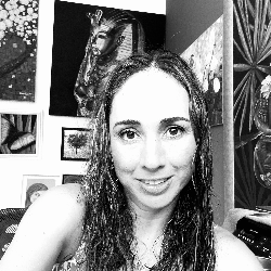 Claudia Canales
