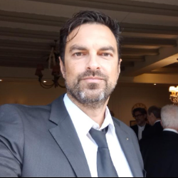 Valent&iacute;n Lemes